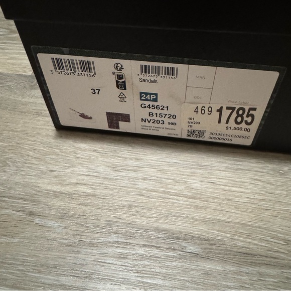 CHANEL empty Gift Box Size 13”X11.5 - Picture 4 of 6